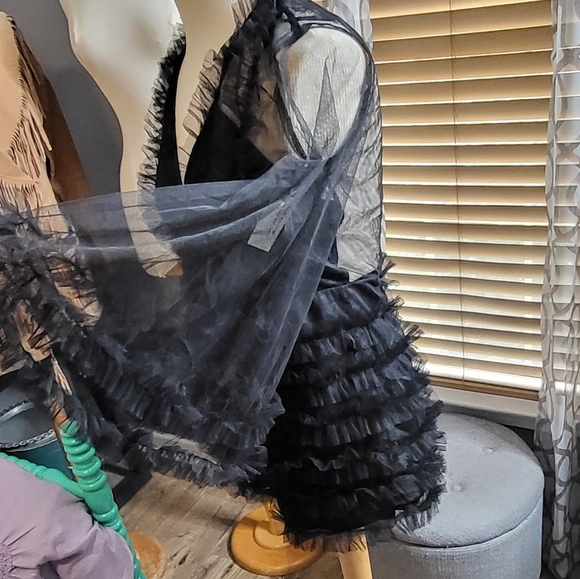 Adorable Ruffle Mesh  Romper Shorts - Picture 4 of 7